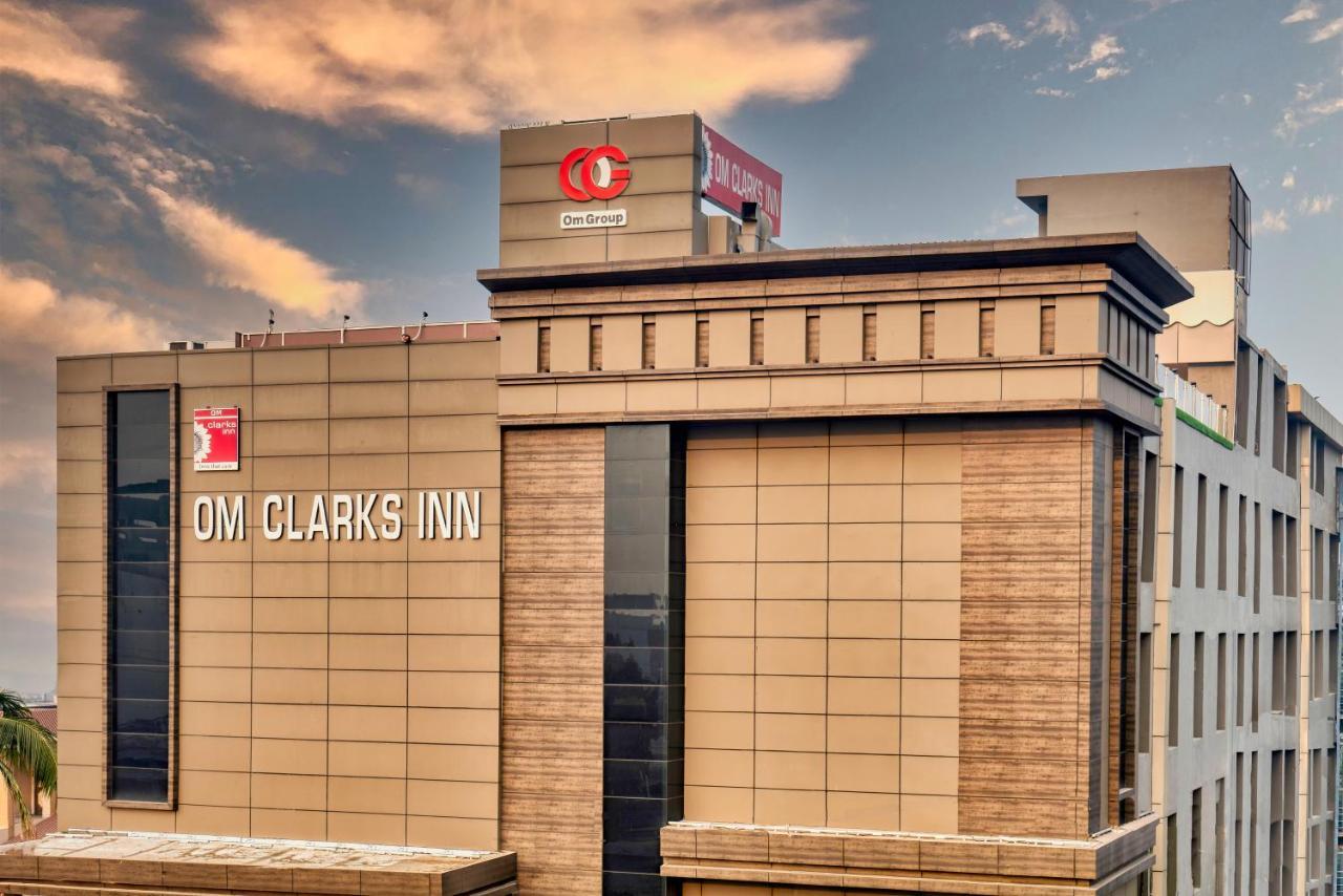 Om Clarks Inn Raebareli Kültér fotó