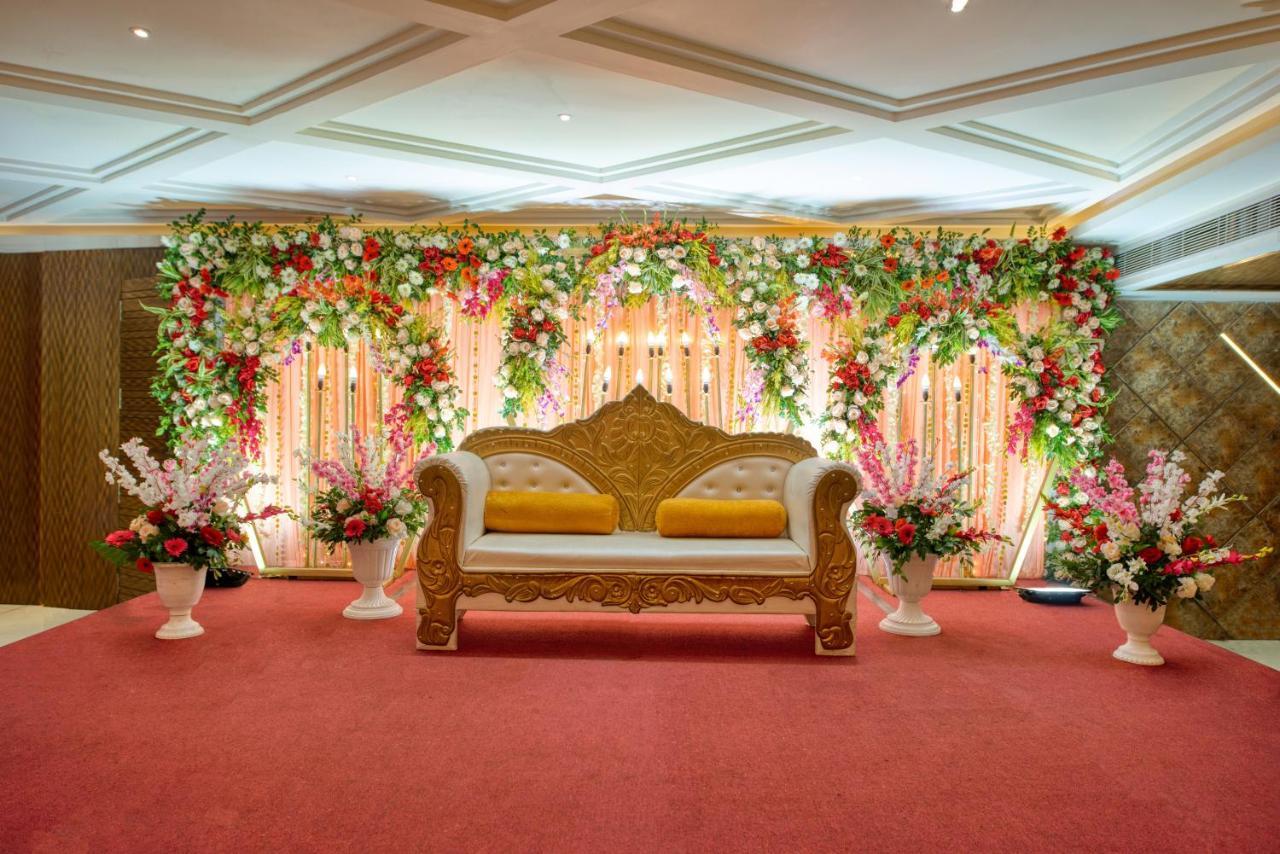 Om Clarks Inn Raebareli Kültér fotó