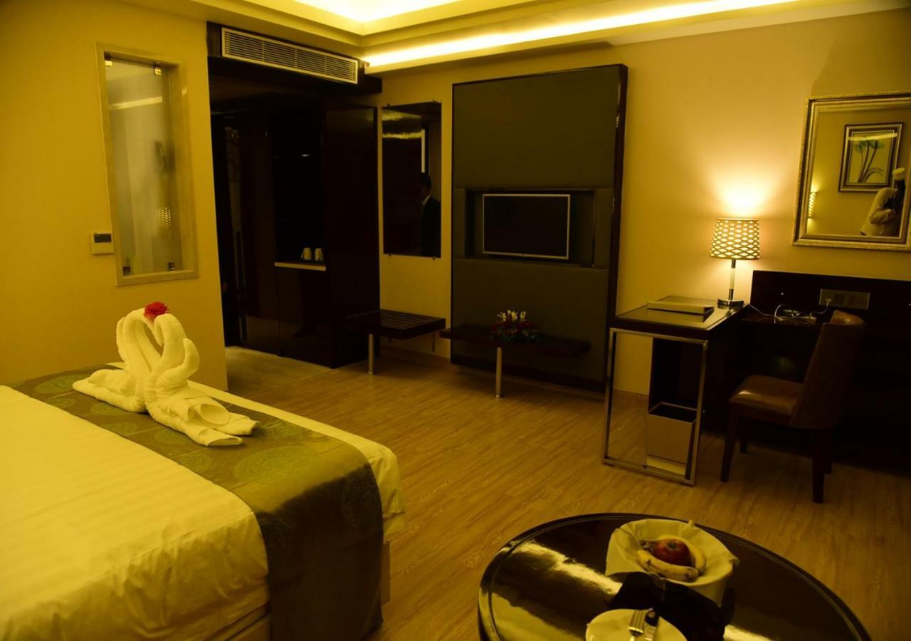 Om Clarks Inn Raebareli Kültér fotó