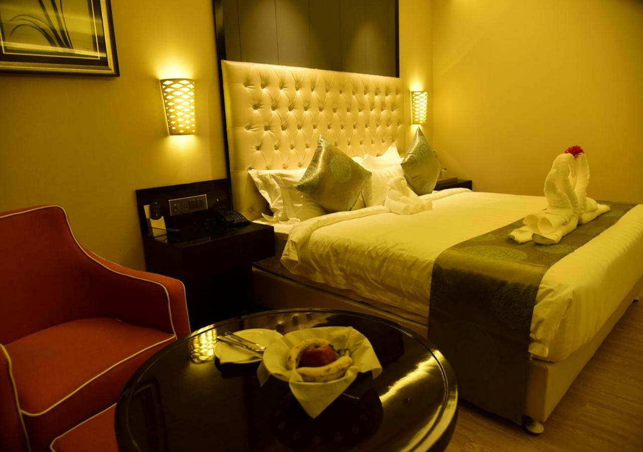 Om Clarks Inn Raebareli Kültér fotó