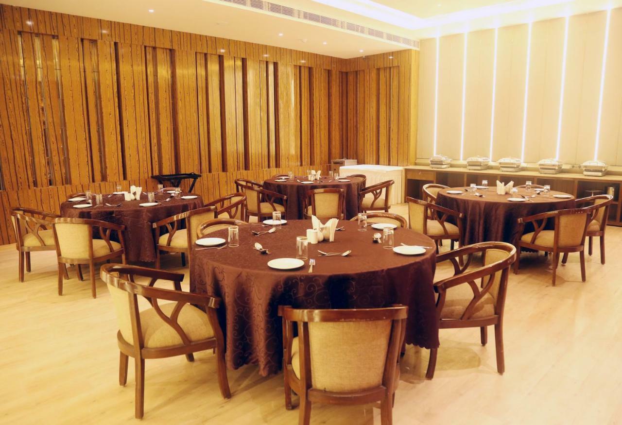 Om Clarks Inn Raebareli Kültér fotó