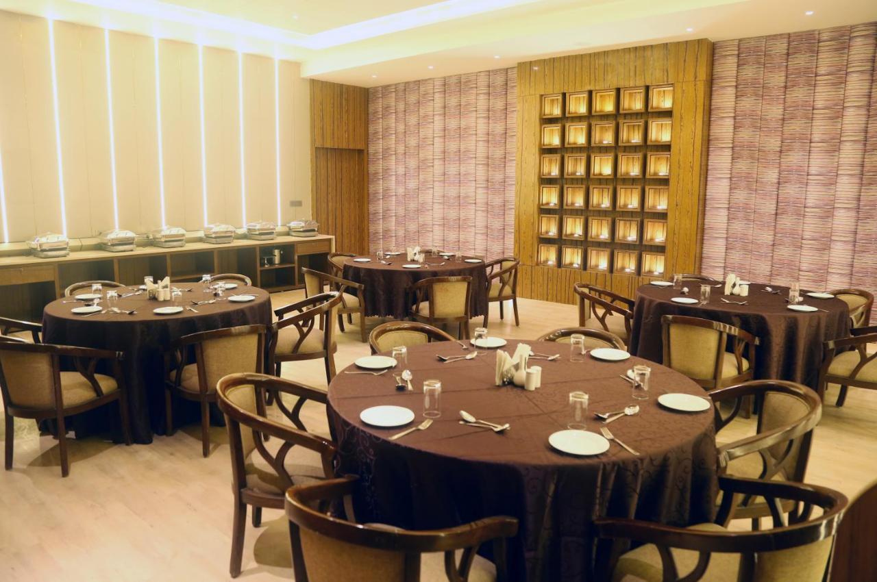 Om Clarks Inn Raebareli Kültér fotó